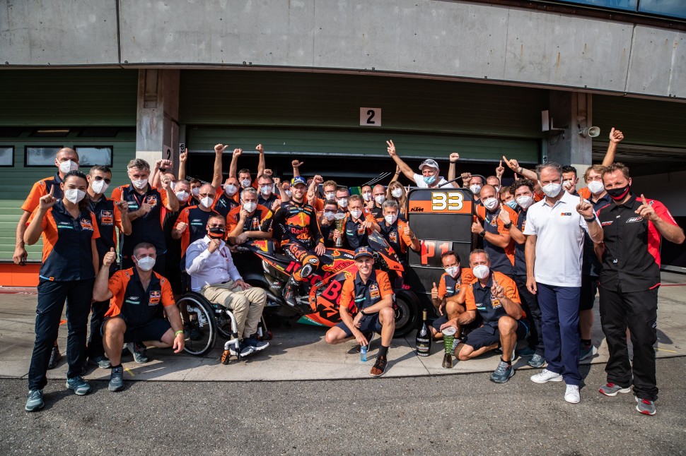 В KTM достигли сразу двух целей: взяли уже две победы на сухом асфальте и перестали быть вторым эшелоном в MotoGP В KTM достигли сразу двух целей: взяли уже две победы на сухом асфальте и перестали быть вторым эшелоном в MotoGP