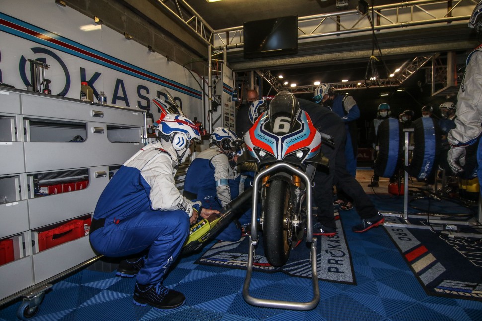 ERC Endurance объявила о выходе из 24 Heures Motos около 6 утра воскресенья ERC Endurance объявила о выходе из 24 Heures Motos около 6 утра воскресенья