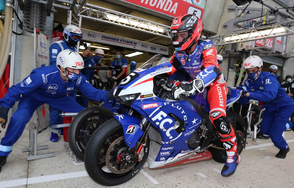 Honda CBR1000RR-R Fireblade SP возглавляет Ле Ман 24! Honda CBR1000RR-R Fireblade SP возглавляет Ле Ман 24!