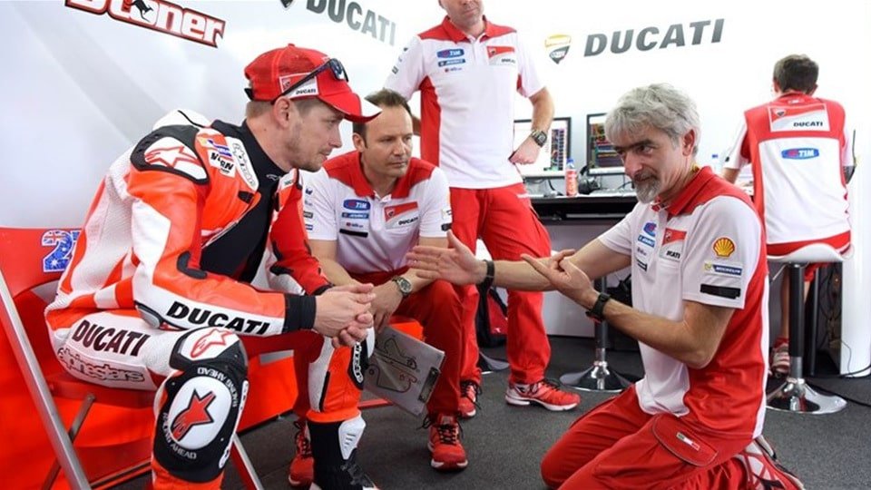 Кейси Стоунер - самый успешный пилот Ducati в MotoGP, но он полностью разочаровался в этой компании Кейси Стоунер - самый успешный пилот Ducati в MotoGP, но он полностью разочаровался в этой компании