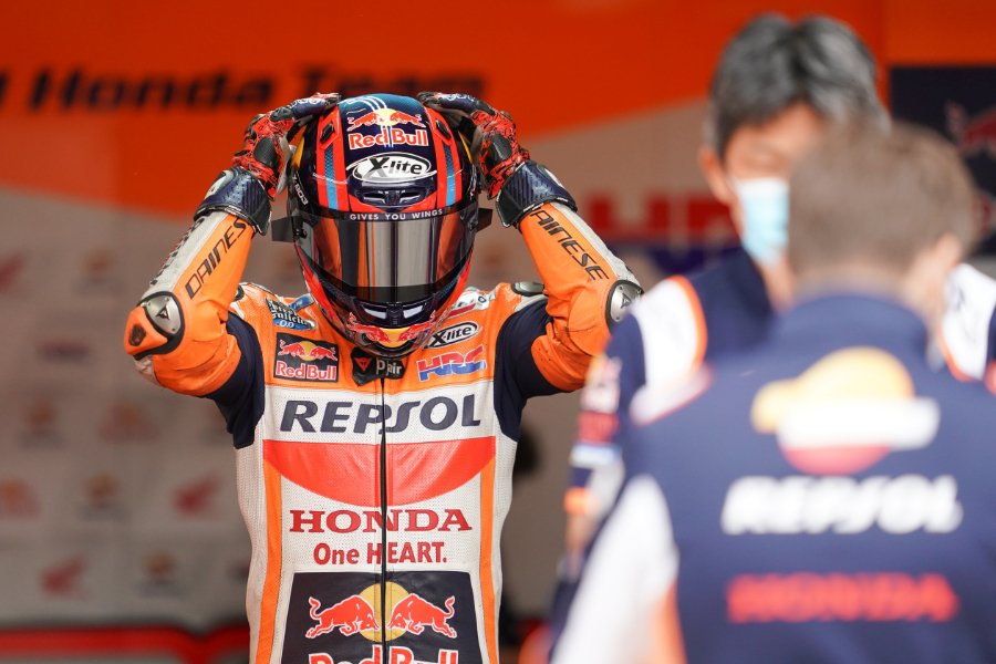 Пилот Team HRC Штефан Брадль, подменяющий в Repsol Honda Маркеса, первым испытал новинку от Dorna Пилот Team HRC Штефан Брадль, подменяющий в Repsol Honda Маркеса, первым испытал новинку от Dorna