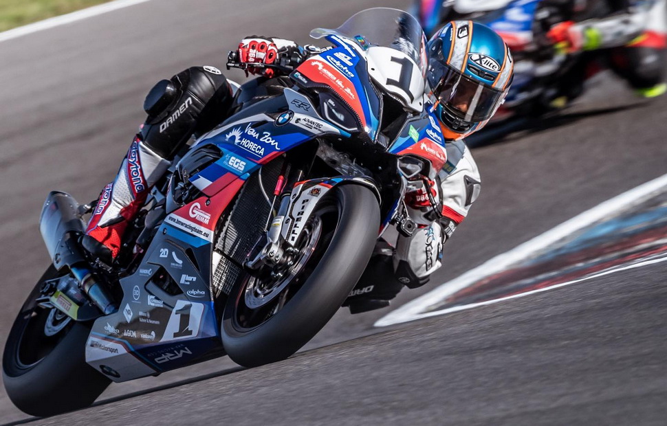 Илья Михальчик - 2-й в IDM Superbike, но пока он - действующий чемпион Германии Илья Михальчик - 2-й в IDM Superbike, но пока он - действующий чемпион Германии