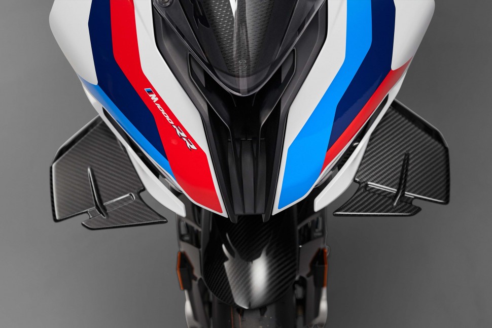 Карбоновые винглеты - неотъемлемая часть аэродинамики BMW M1000RR (2021) Карбоновые винглеты - неотъемлемая часть аэродинамики BMW M1000RR (2021)