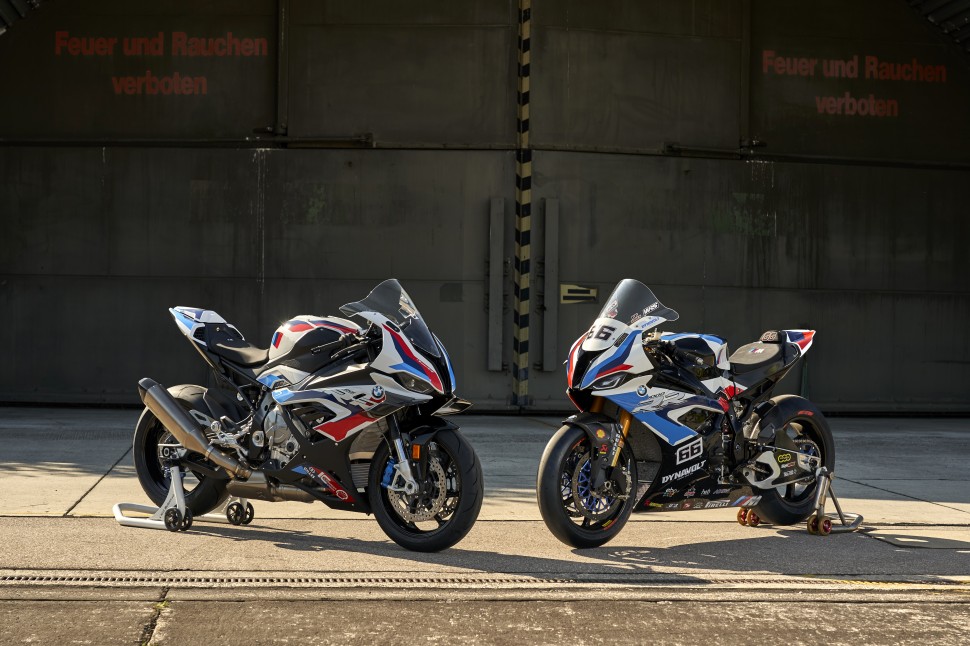 BMW M 1000 RR (2021) и супербайк BMW S 1000 RR WorldSBK BMW M 1000 RR (2021) и супербайк BMW S 1000 RR WorldSBK