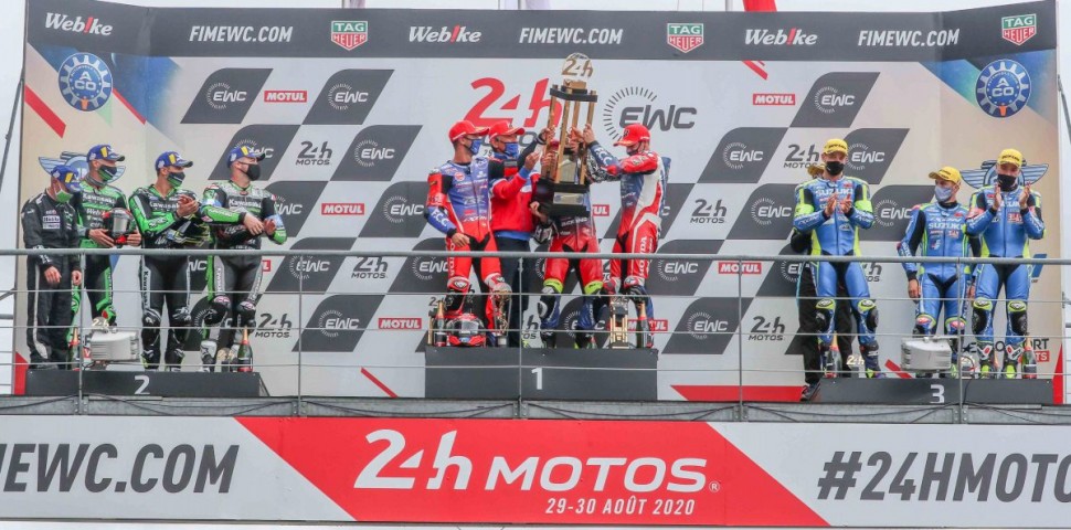 Подиум 24 часов Ле-Мана возглавляет команда F.C.C. TSR Honda Подиум 24 часов Ле-Мана возглавляет команда F.C.C. TSR Honda