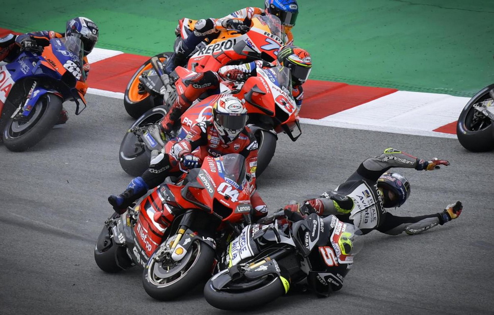 Жоан Зарко выбил Андреа Довициозо с лидирующей позиции в чемпионате MotoGP Жоан Зарко выбил Андреа Довициозо с лидирующей позиции в чемпионате MotoGP