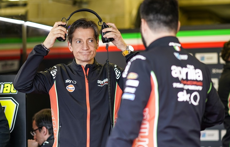 Aprilia Racing придется решать очень быстро и жестко Aprilia Racing придется решать очень быстро и жестко