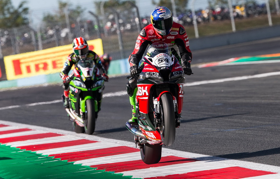 Дебютная победа Топрака Разгатлиоглу над Рэем в Magny-Cours 2019 года Дебютная победа Топрака Разгатлиоглу над Рэем в Magny-Cours 2019 года