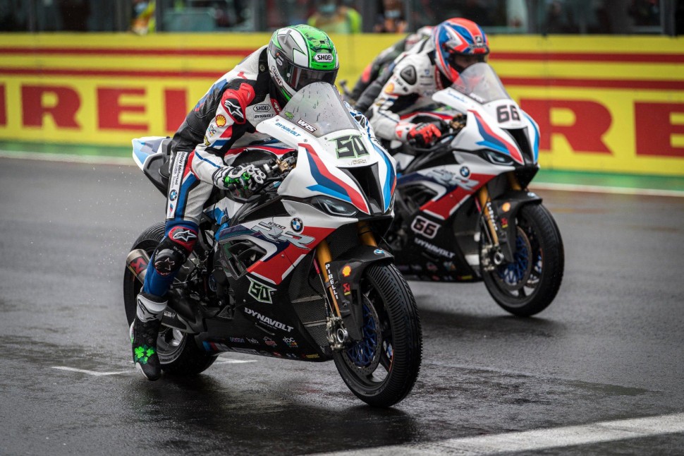 Лаверти и Сайкс квалифицировались 1-2 на Superpole в Magny-Cours Лаверти и Сайкс квалифицировались 1-2 на Superpole в Magny-Cours