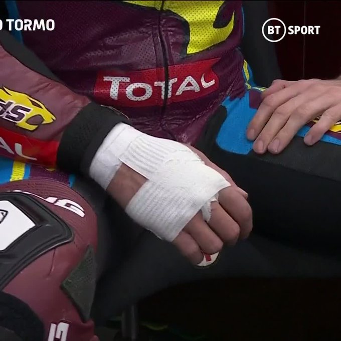 Скриншот с трансляции BT Sport - Сэм Лоус в бинтах, но он все еще в деле! Скриншот с трансляции BT Sport - Сэм Лоус в бинтах, но он все еще в деле!