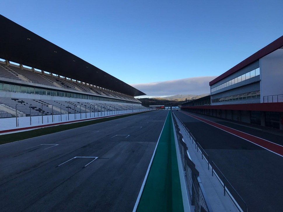 Autodromo internacional do Algarve примет Гран-При Португалии без зрителей Autodromo internacional do Algarve примет Гран-При Португалии без зрителей