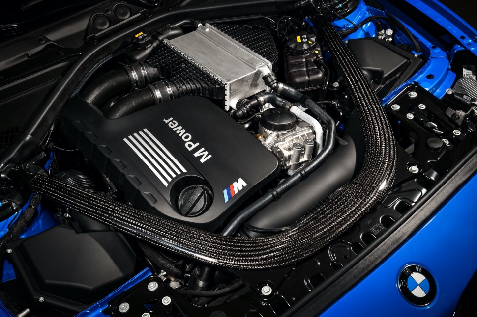 BMW M2 CS - двигатель BMW M 3.0 л мощностью 450 л.с. BMW M2 CS - двигатель BMW M 3.0 л мощностью 450 л.с.