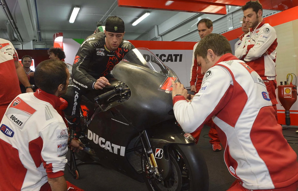 Вступление Довициозо в Ducati было оценено боссами команды, как ценнейшее приобретение Вступление Довициозо в Ducati было оценено боссами команды, как ценнейшее приобретение