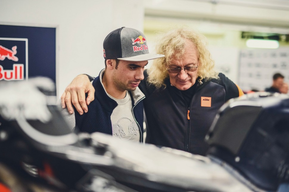Последний уикенд MotoGP в карьере Ги Кулона - победа в Гран-При Португалии с Мигелем Оливерой Последний уикенд MotoGP в карьере Ги Кулона - победа в Гран-При Португалии с Мигелем Оливерой