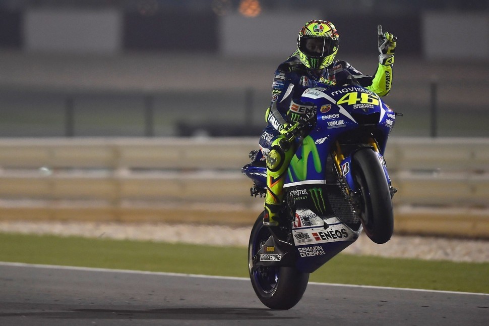 Лучшие wheelie в MotoGP - все в исполнении Валентино Росси Лучшие wheelie в MotoGP - все в исполнении Валентино Росси