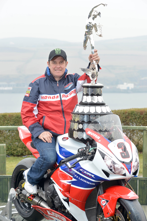 Джон МакГиннесс - 23-кратный победитель Isle of Man TT Джон МакГиннесс - 23-кратный победитель Isle of Man TT