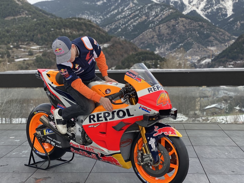Пол Эспаргаро и Honda RC213V - первый контакт Пол Эспаргаро и Honda RC213V - первый контакт