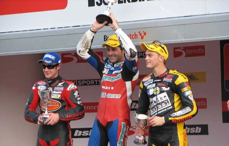 Дебют в British Superbike - с подиума! Дебют в British Superbike - с подиума!