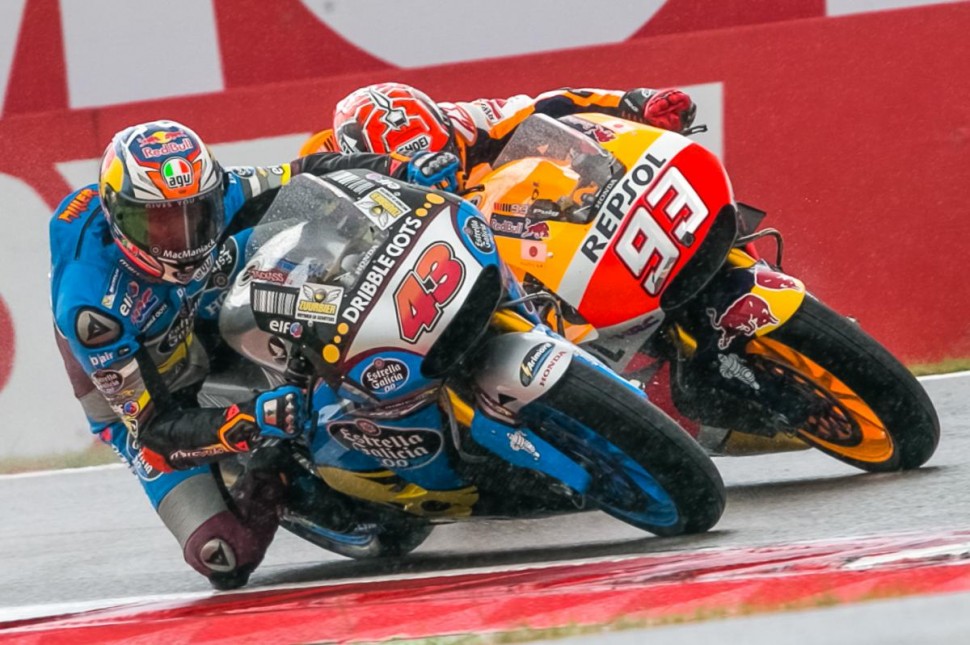 Миллер вышел победителем из напряженной дождевой гонки на TT Cirsuit Assen в 2016 Миллер вышел победителем из напряженной дождевой гонки на TT Cirsuit Assen в 2016