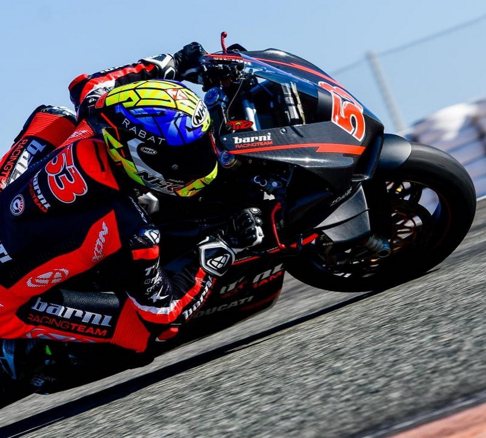 Тито Рабат на Ducati Panigale V4R команды Barni Racing на тестах в Альмерии Тито Рабат на Ducati Panigale V4R команды Barni Racing на тестах в Альмерии