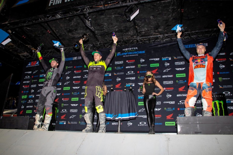 Подиум 4-го этапа AMA Supercross 450SX, Indy 1 Подиум 4-го этапа AMA Supercross 450SX, Indy 1