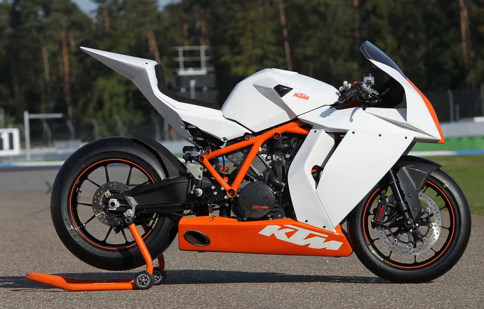 KTM RC8R (2011) KTM RC8R (2011)