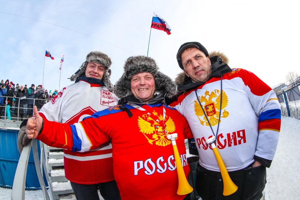 Болельщики в национальной символике - куда же без них в спидвее?! Болельщики в национальной символике - куда же без них в спидвее?!