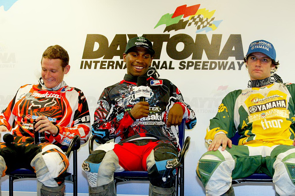 Кармайкл, Стюарт и Рид на пресс-конференции после Daytona Supercross 2007 года Кармайкл, Стюарт и Рид на пресс-конференции после Daytona Supercross 2007 года