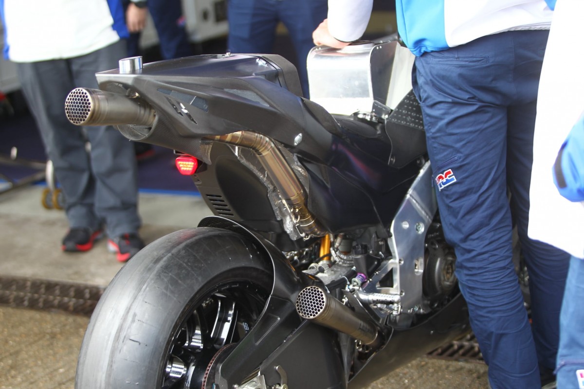 Последняя из подсмотренных модификаций Honda RC213V Последняя из подсмотренных модификаций Honda RC213V