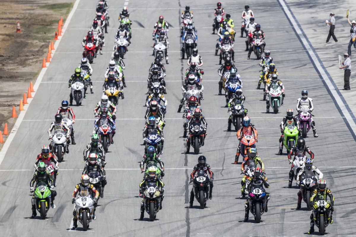Так выглядит старт гонки Daytona 200 в наши дни Так выглядит старт гонки Daytona 200 в наши дни