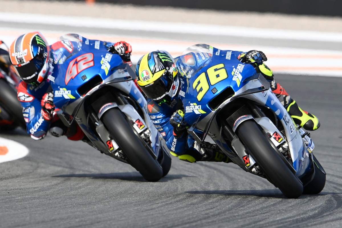 Team Suzuki Ecstar - чемпион 2020 года в командном зачете Team Suzuki Ecstar - чемпион 2020 года в командном зачете