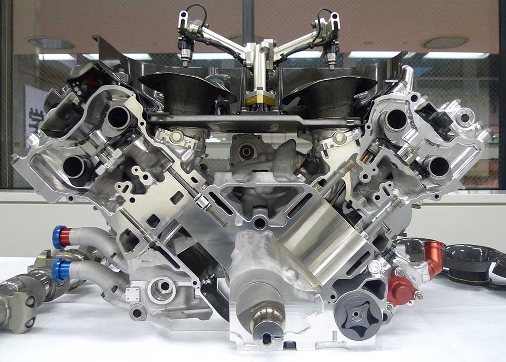 Двигатель Формулы-1 (Honda RA806e) в разрезе Двигатель Формулы-1 (Honda RA806e) в разрезе