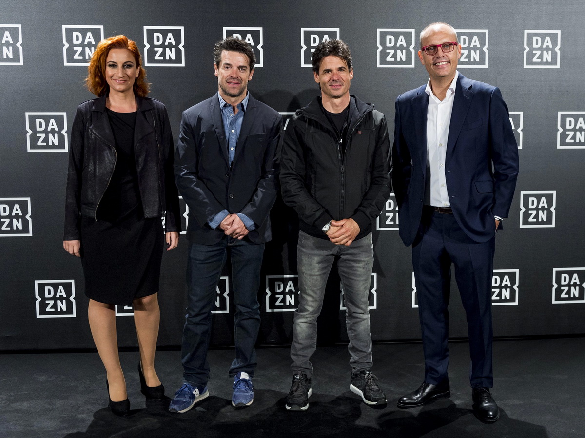 Звездная команда комментаторов DAZN: Карлос Чека и Алекс Кривье - чемпионы WSBK и MotoGP Звездная команда комментаторов DAZN: Карлос Чека и Алекс Кривье - чемпионы WSBK и MotoGP