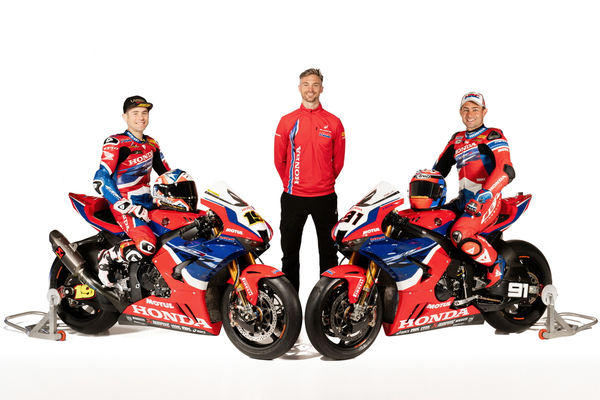 Team HRC WorldSBK образца 2021 года: Леон Камье в роли менеджера Team HRC WorldSBK образца 2021 года: Леон Камье в роли менеджера