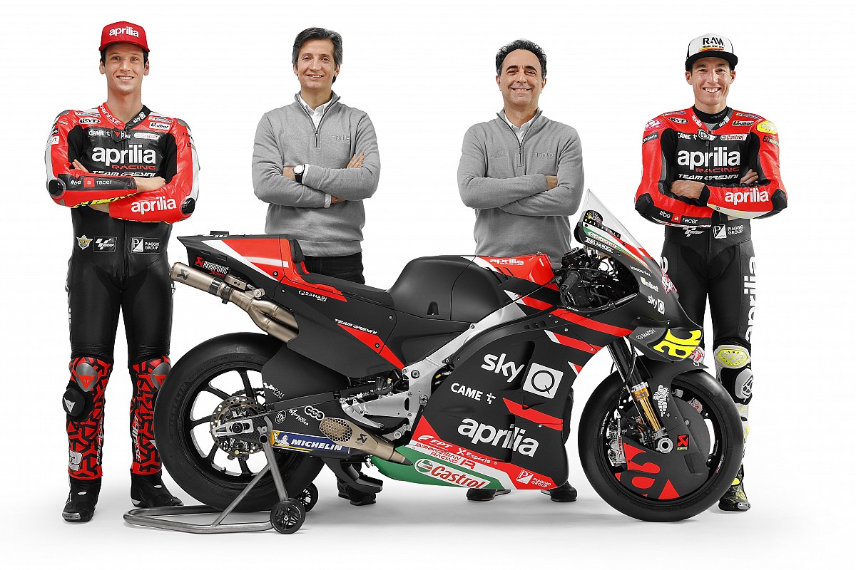 Состав Aprilia Racing на 2021 год: Алеш Эспаргаро и Лоренцо Савадори Состав Aprilia Racing на 2021 год: Алеш Эспаргаро и Лоренцо Савадори