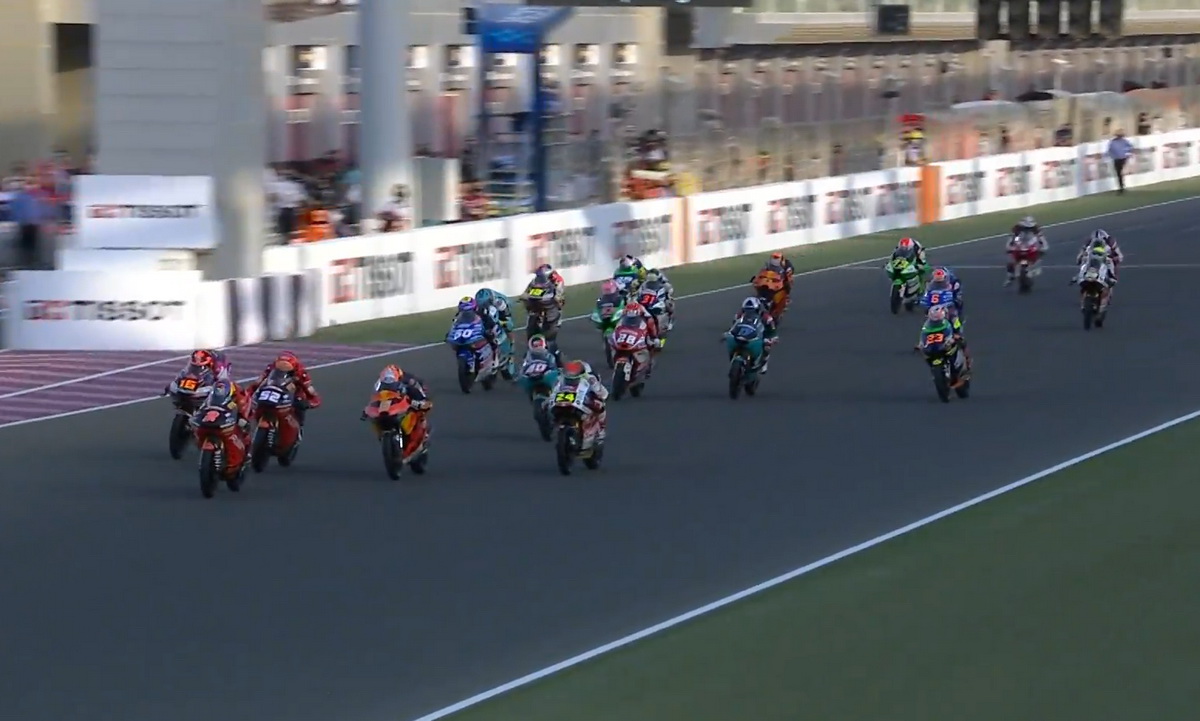 Старт Гран-При Дохи в классе Moto3 Старт Гран-При Дохи в классе Moto3