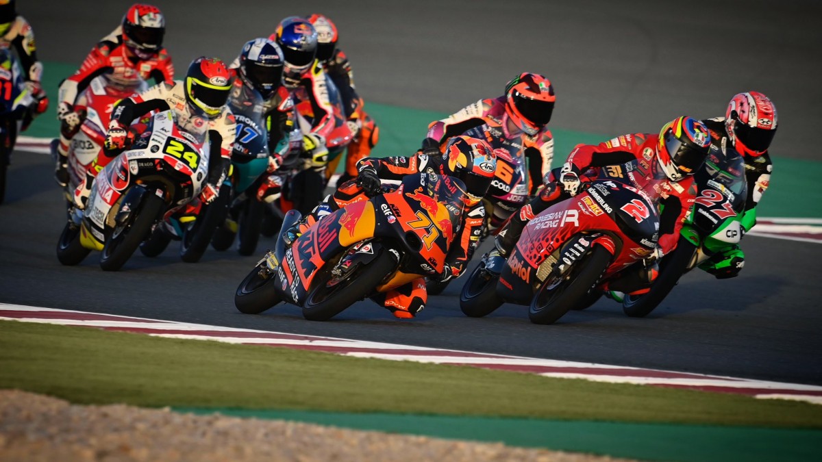 Битва в пелетоне Moto3 Битва в пелетоне Moto3