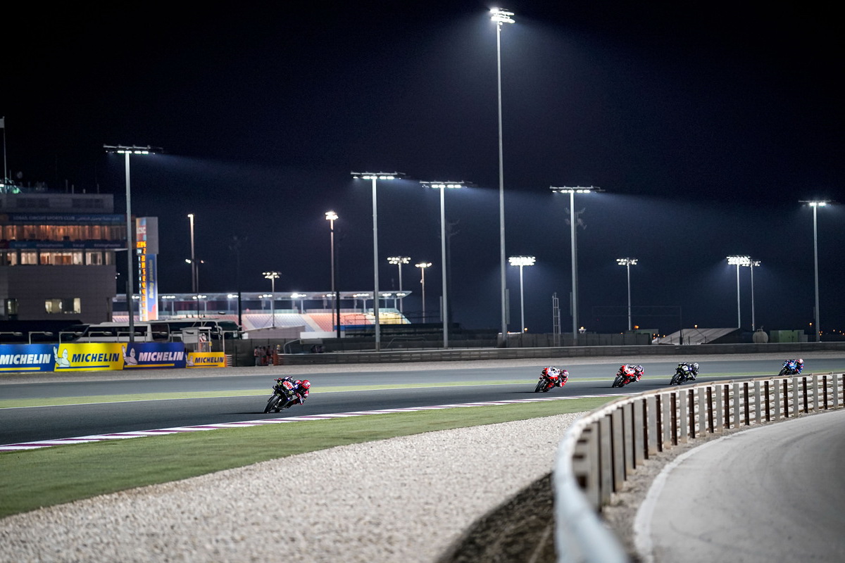 Фабио Куартараро, Monster Energy Yamaha MotoGP лидирует в Гран-При Дохи Фабио Куартараро, Monster Energy Yamaha MotoGP лидирует в Гран-При Дохи