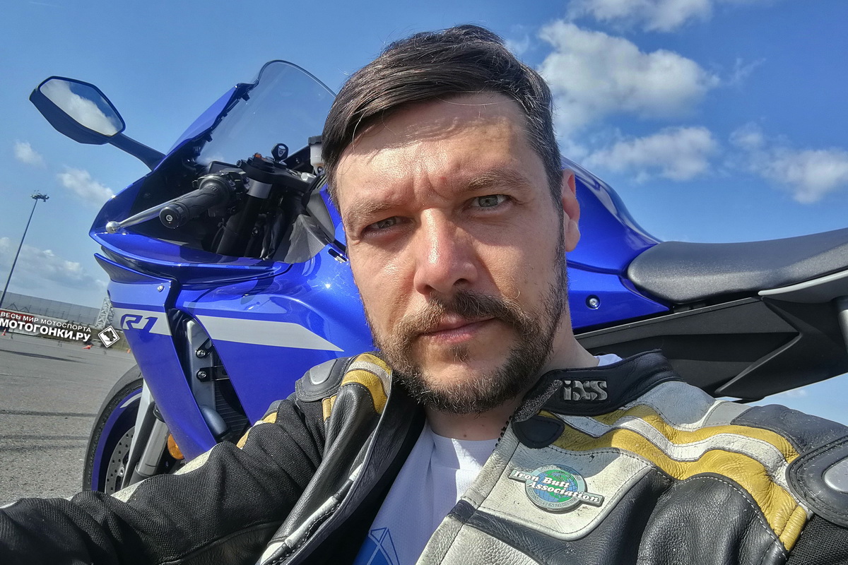 Тест-драйв Yamaha YZF-R1 (2020): а не махнуть ли на нем в дальняк?.. Тест-драйв Yamaha YZF-R1 (2020): а не махнуть ли на нем в дальняк?..