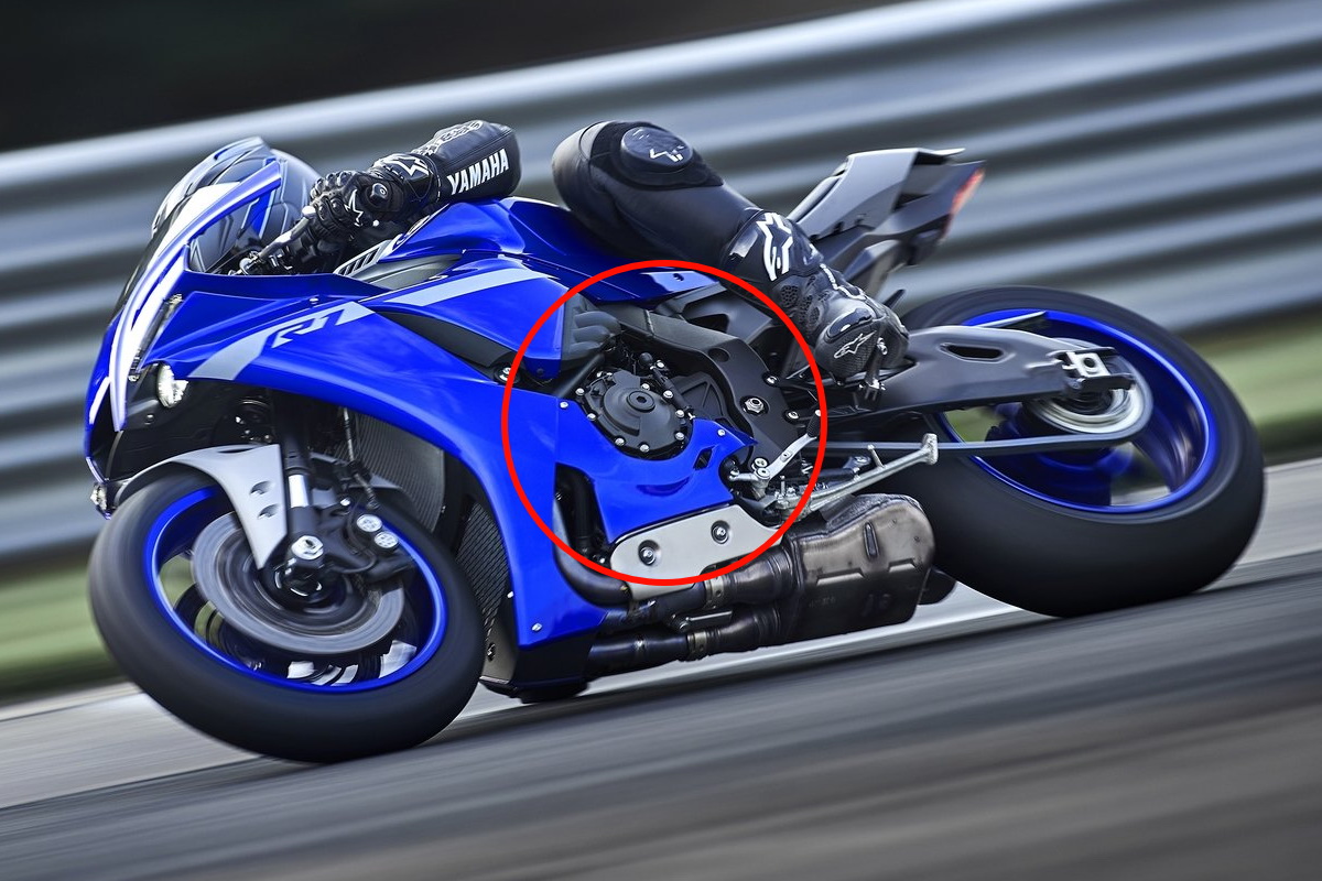Двунапраленный Quickshifter в базовой конфигурации Yamaha YZF-R1 (2020) Двунапраленный Quickshifter в базовой конфигурации Yamaha YZF-R1 (2020)