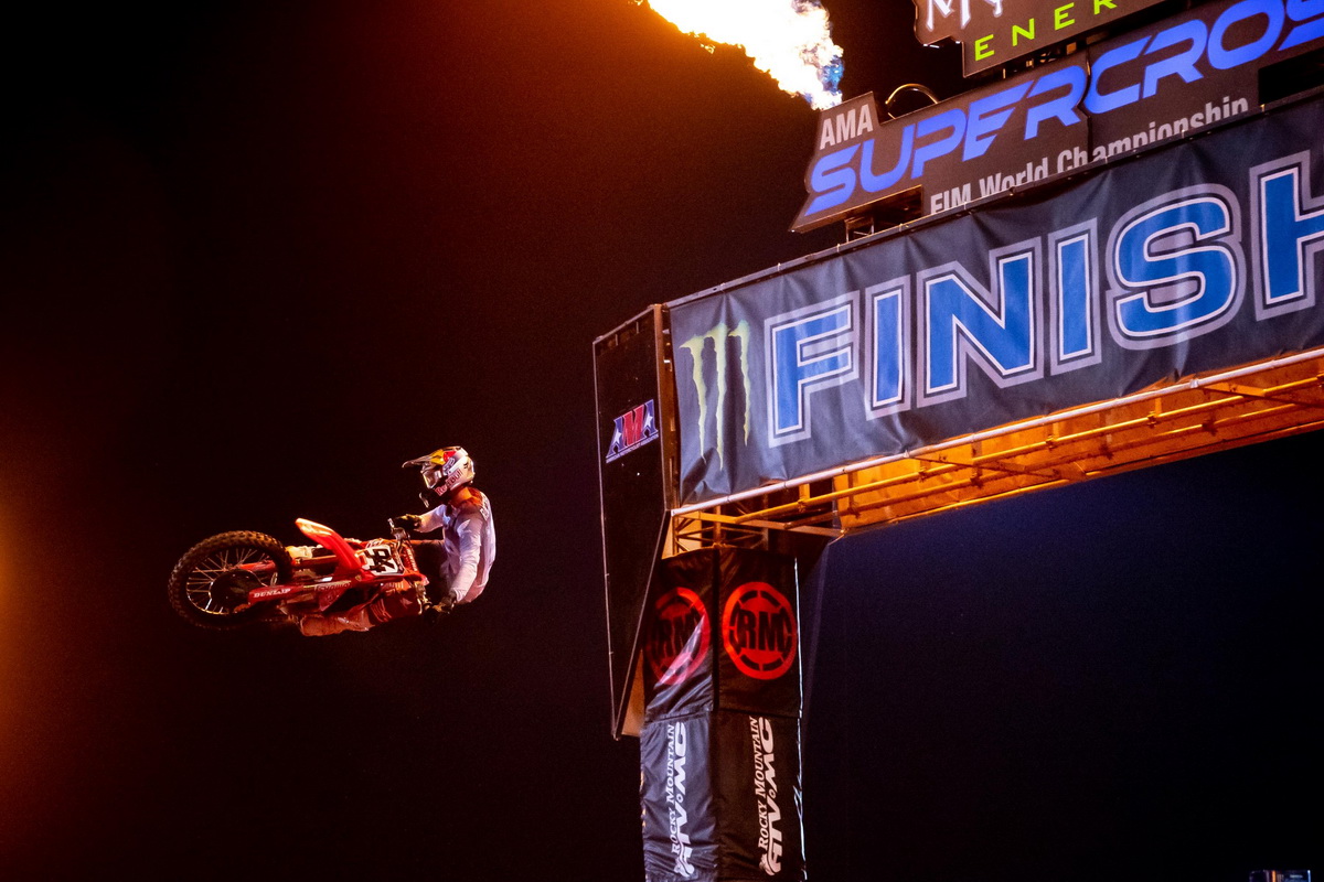 Кен Рокцен выиграл 14-й этап AMA Supercross, Atlanta-2 Кен Рокцен выиграл 14-й этап AMA Supercross, Atlanta-2