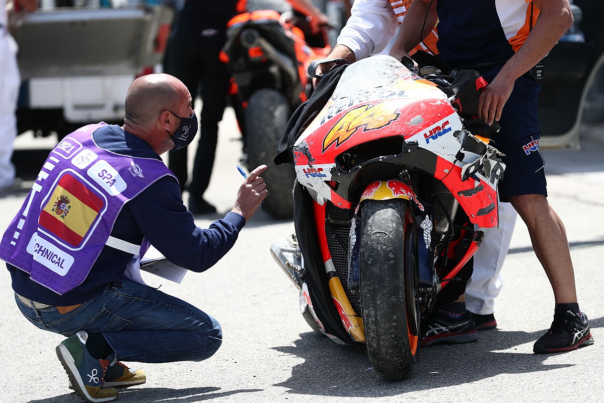 Honda RC213V Пола Эспаргаро после аварии на warm-up в Хересе Honda RC213V Пола Эспаргаро после аварии на warm-up в Хересе
