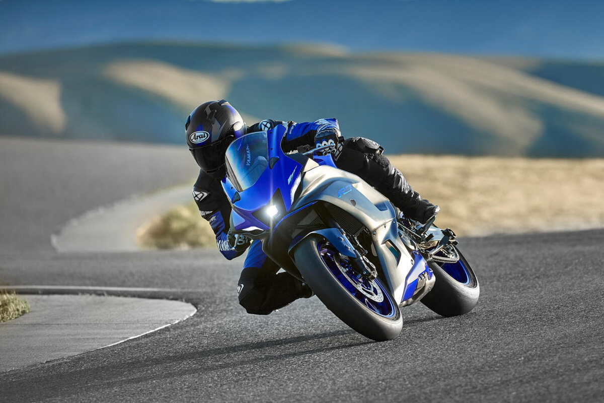 Yamaha YZF-R7 (2021) ориентирован на дороги общего пользования, меньше на трек Yamaha YZF-R7 (2021) ориентирован на дороги общего пользования, меньше на трек