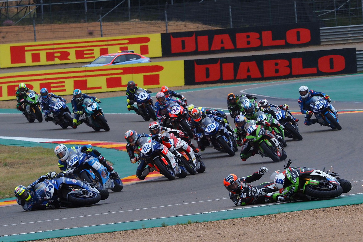 Холодные Intermediate Front подвели сразу двух лидеров гонки Supersport в Арагоне Холодные Intermediate Front подвели сразу двух лидеров гонки Supersport в Арагоне