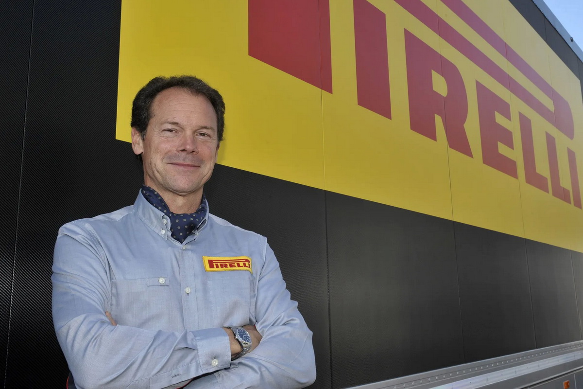 Босс мотоциклетной программы Pirelli Motorsport Джоржио Барбье Босс мотоциклетной программы Pirelli Motorsport Джоржио Барбье