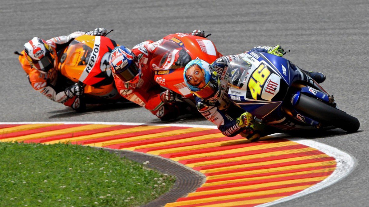 Гран-При Италии по MotoGP: запоминающийся дизайн шлема Валентино Росси 2008 года Гран-При Италии по MotoGP: запоминающийся дизайн шлема Валентино Росси 2008 года