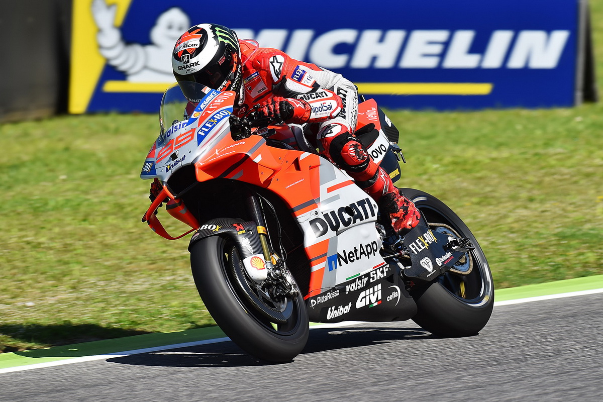 Лоренцо раскрыл секреты Ducati в самый последний момент перед Гран-При Италии Лоренцо раскрыл секреты Ducati в самый последний момент перед Гран-При Италии