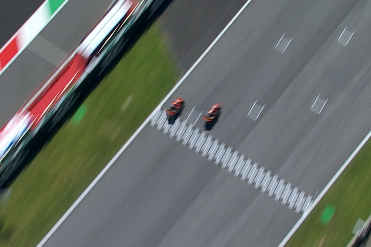 0.014 секунды разделили напарников Red Bull KTM Ajo на финише Гран-При Италии 0.014 секунды разделили напарников Red Bull KTM Ajo на финише Гран-При Италии