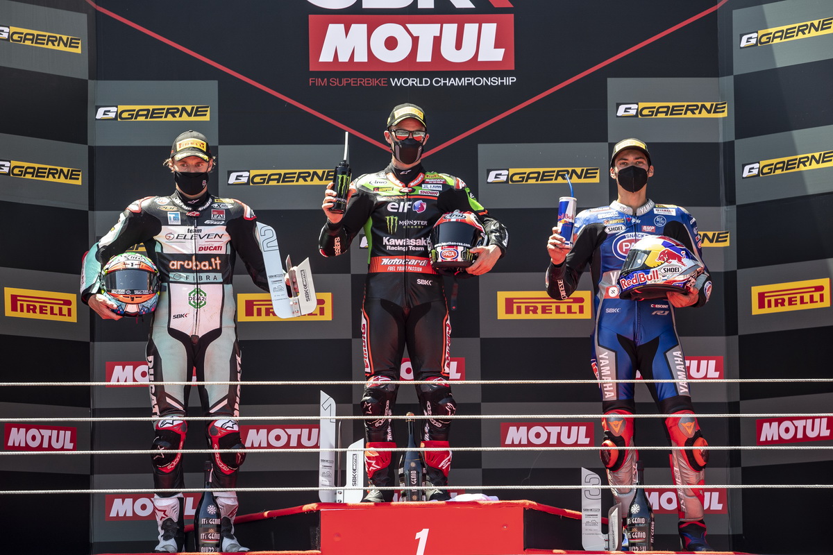 Подиум воскресной гонки WorldSBK Подиум воскресной гонки WorldSBK