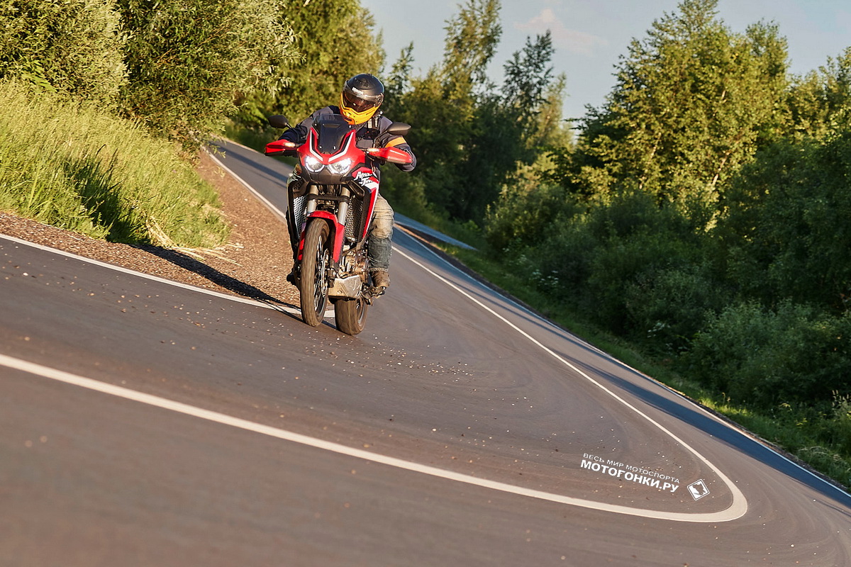 Тест-драйв Honda CRF1100L Africa Twin (2021) Тест-драйв Honda CRF1100L Africa Twin (2021)